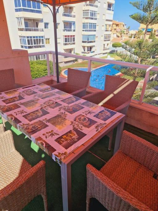 Magnifico Chalet Adosado En Torrevieja, Alicante. 外观 照片