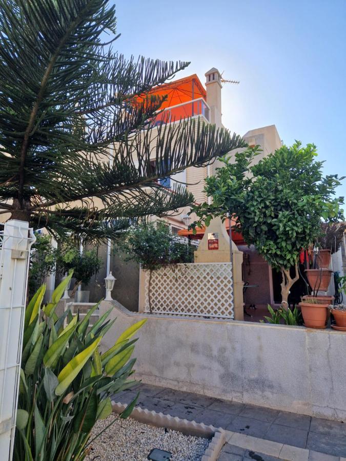 Magnifico Chalet Adosado En Torrevieja, Alicante. 外观 照片