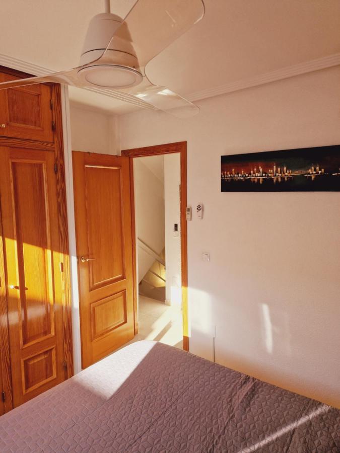Magnifico Chalet Adosado En Torrevieja, Alicante. 外观 照片