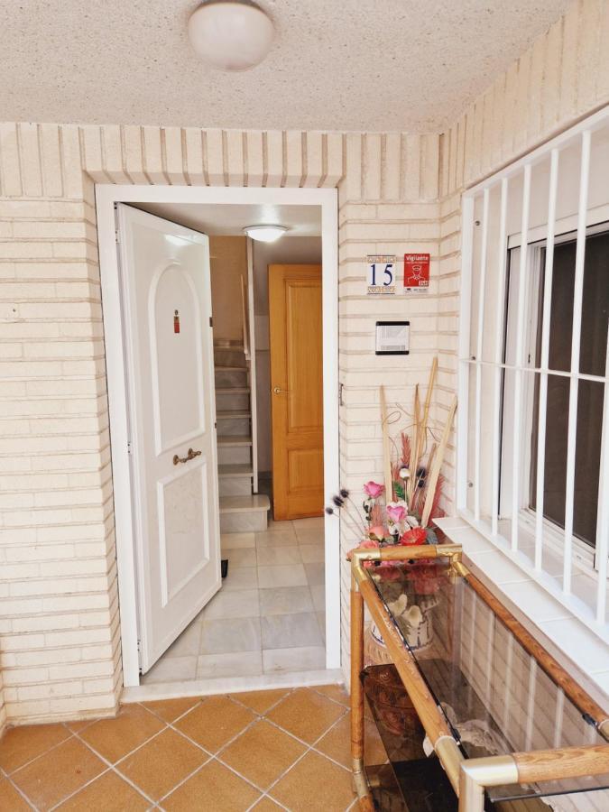 Magnifico Chalet Adosado En Torrevieja, Alicante. 外观 照片
