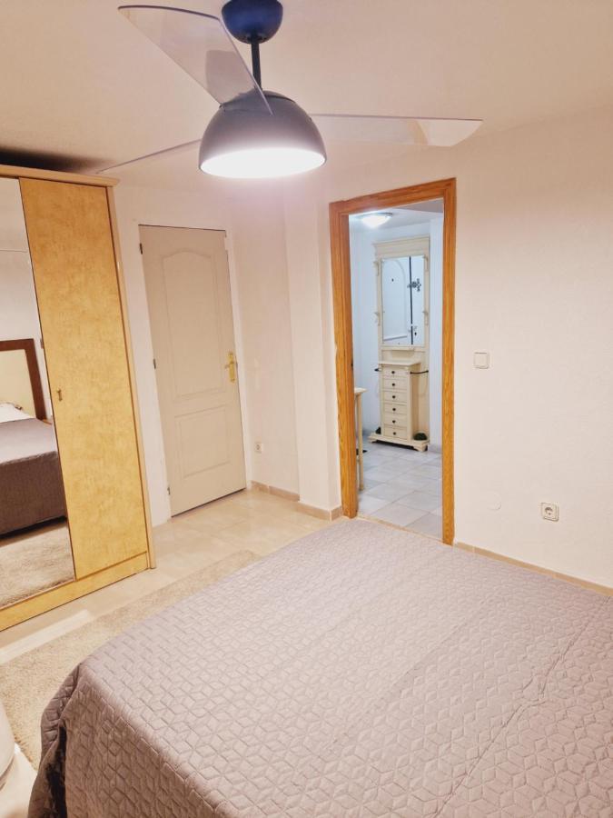 Magnifico Chalet Adosado En Torrevieja, Alicante. 外观 照片