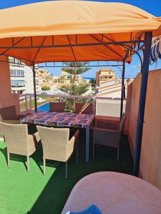 Magnifico Chalet Adosado En Torrevieja, Alicante. 外观 照片