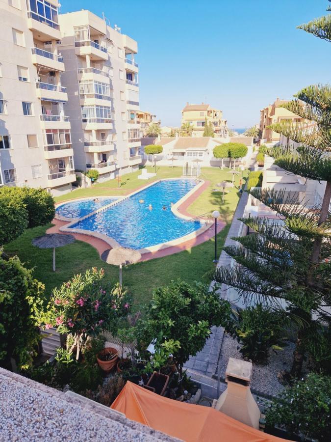 Magnifico Chalet Adosado En Torrevieja, Alicante. 外观 照片